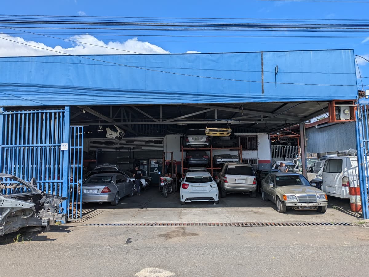 Entrada Repuestos Villalobos